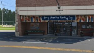 are grocery stores open on family day